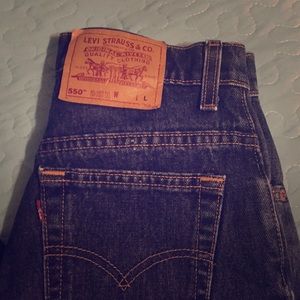Levi Strauss & Co 550 relaxed fit tapered leg  4R